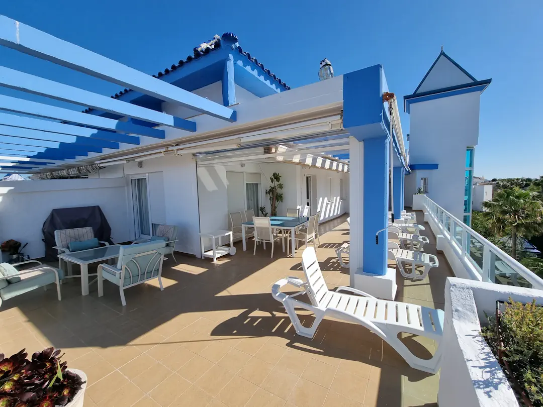 Terraza del ático con zona de descanso